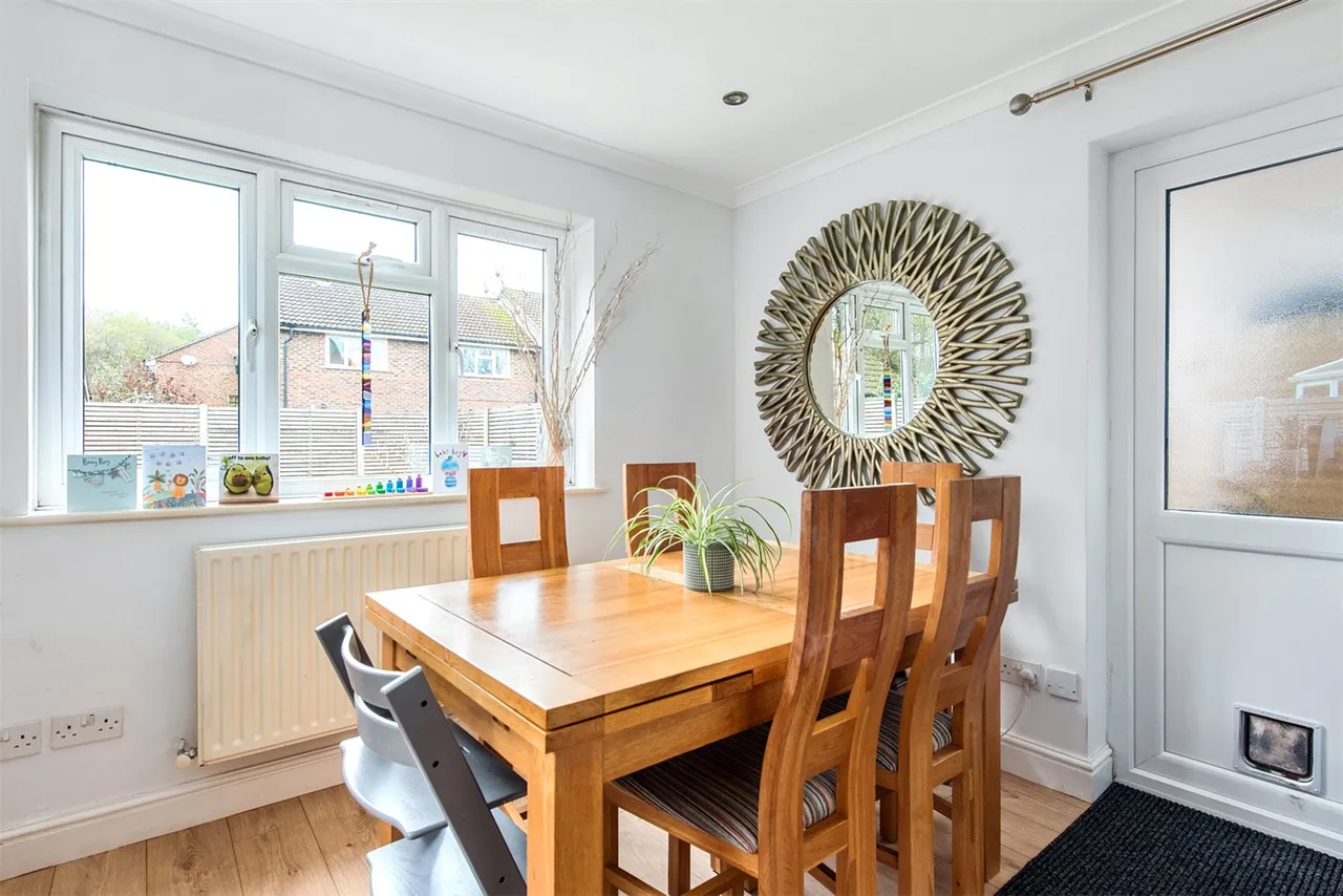 Baywood Close, Farnborough, Hampshire, GU14 9YE, photo 5