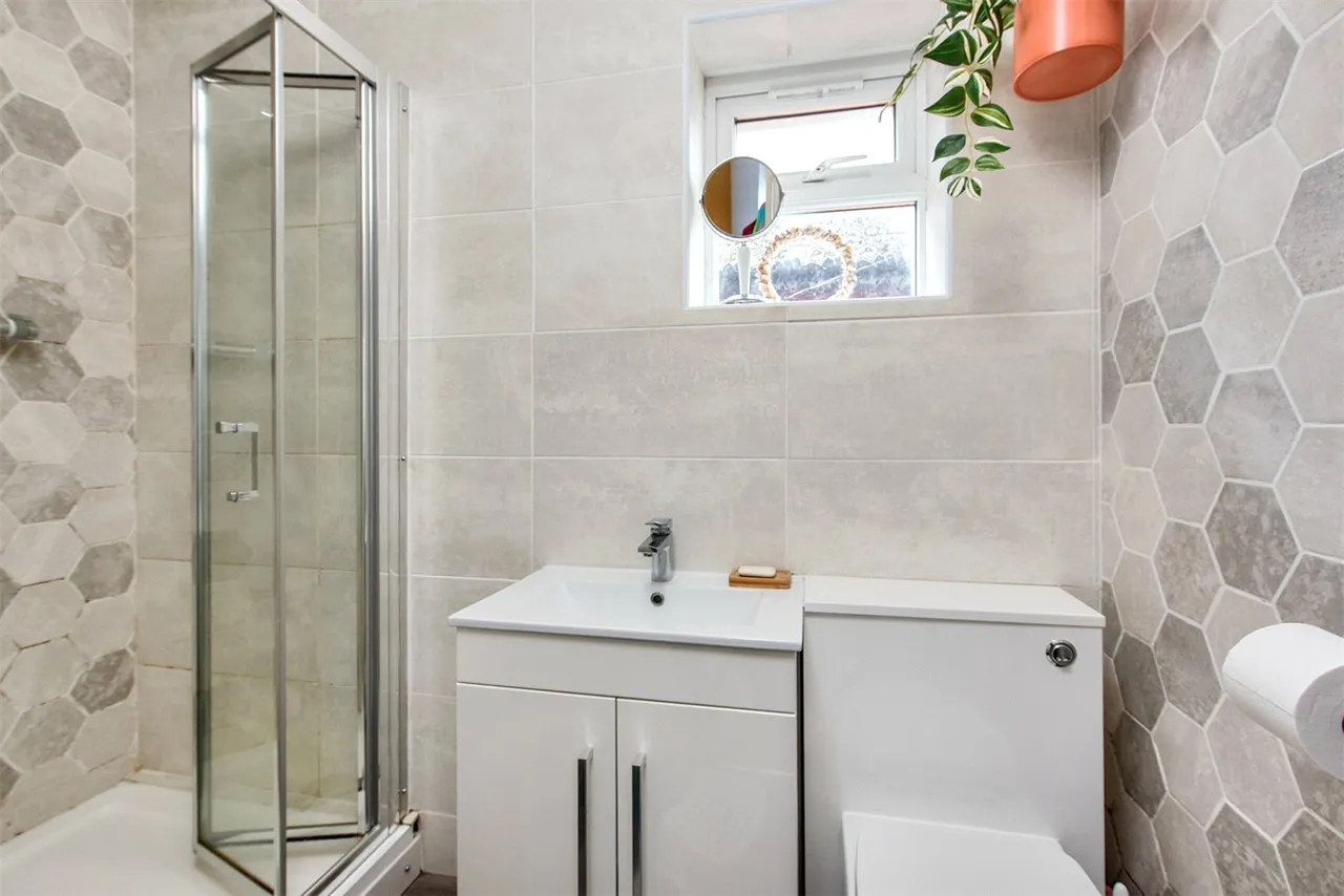 Baywood Close, Farnborough, Hampshire, GU14 9YE, photo 9