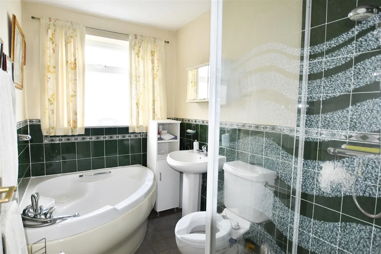 Broadhill Close, Broad Oak, Heathfield, TN21 8SG, photo 5