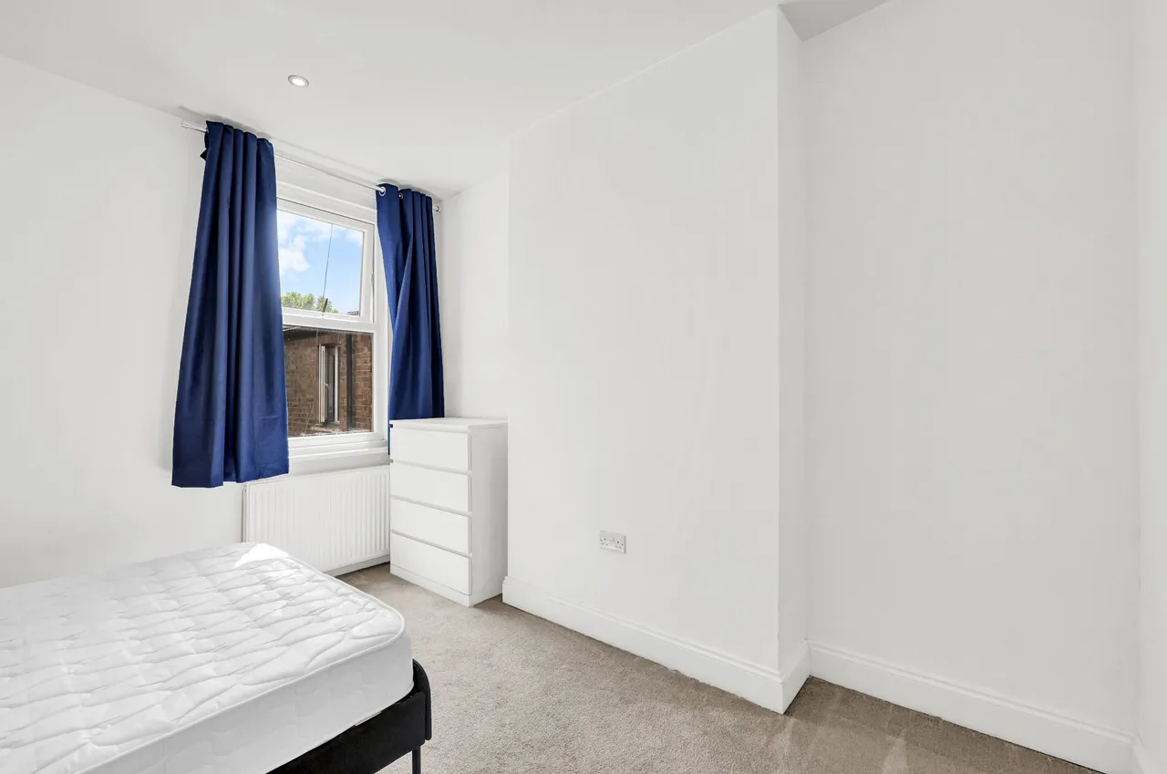Deacon Road, London, NW2, photo 6