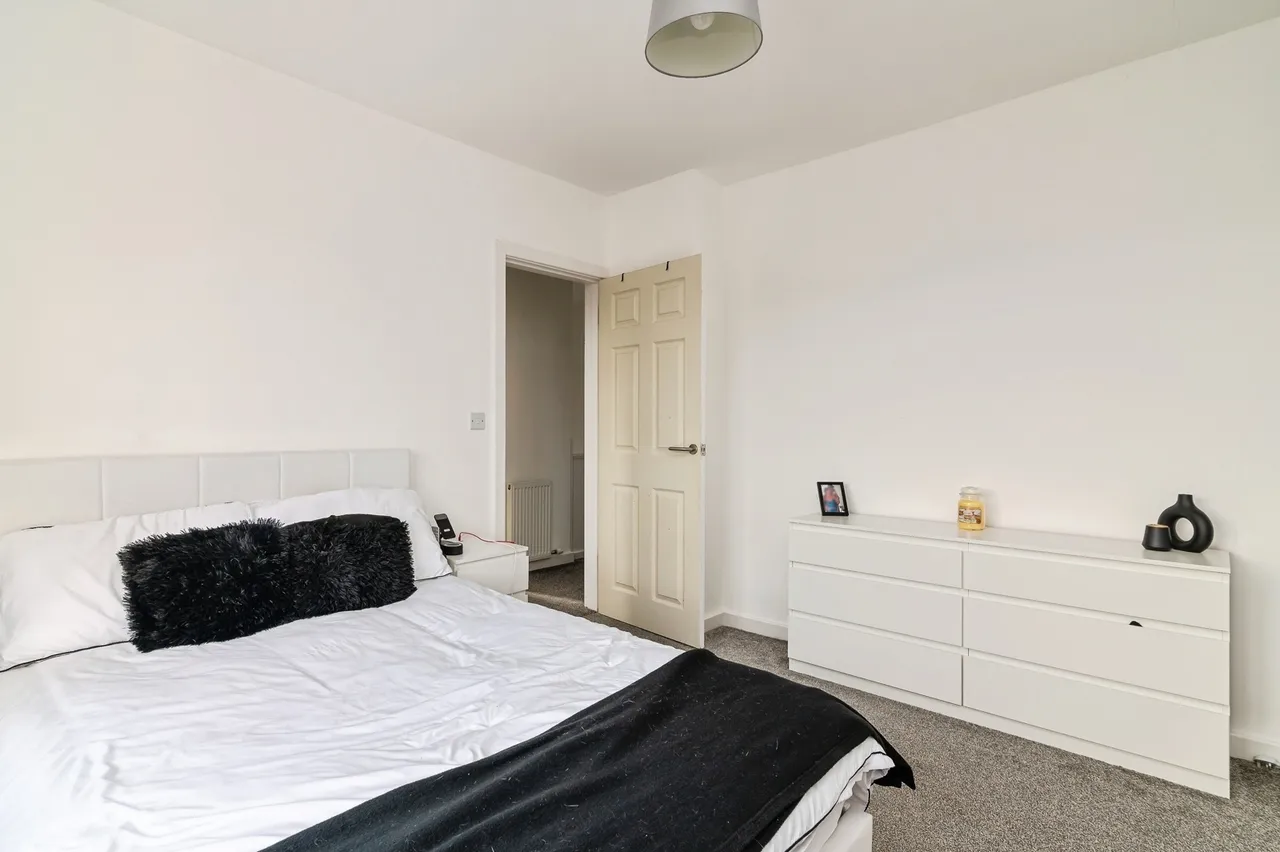 Holmewood Crescent, Nottingham, NG5, photo 11