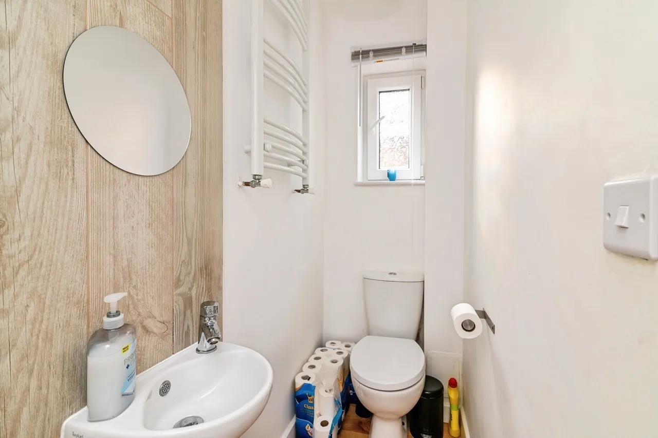 Holmewood Crescent, Nottingham, NG5, photo 18