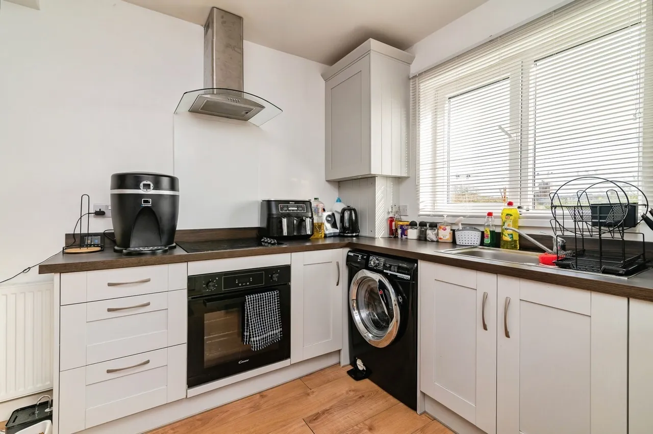 Holmewood Crescent, Nottingham, NG5, photo 3