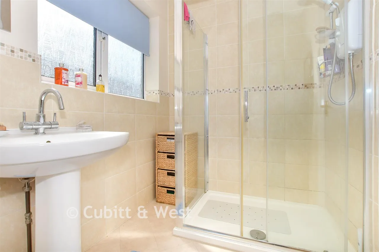 High Street, Dormansland, RH7, photo 8