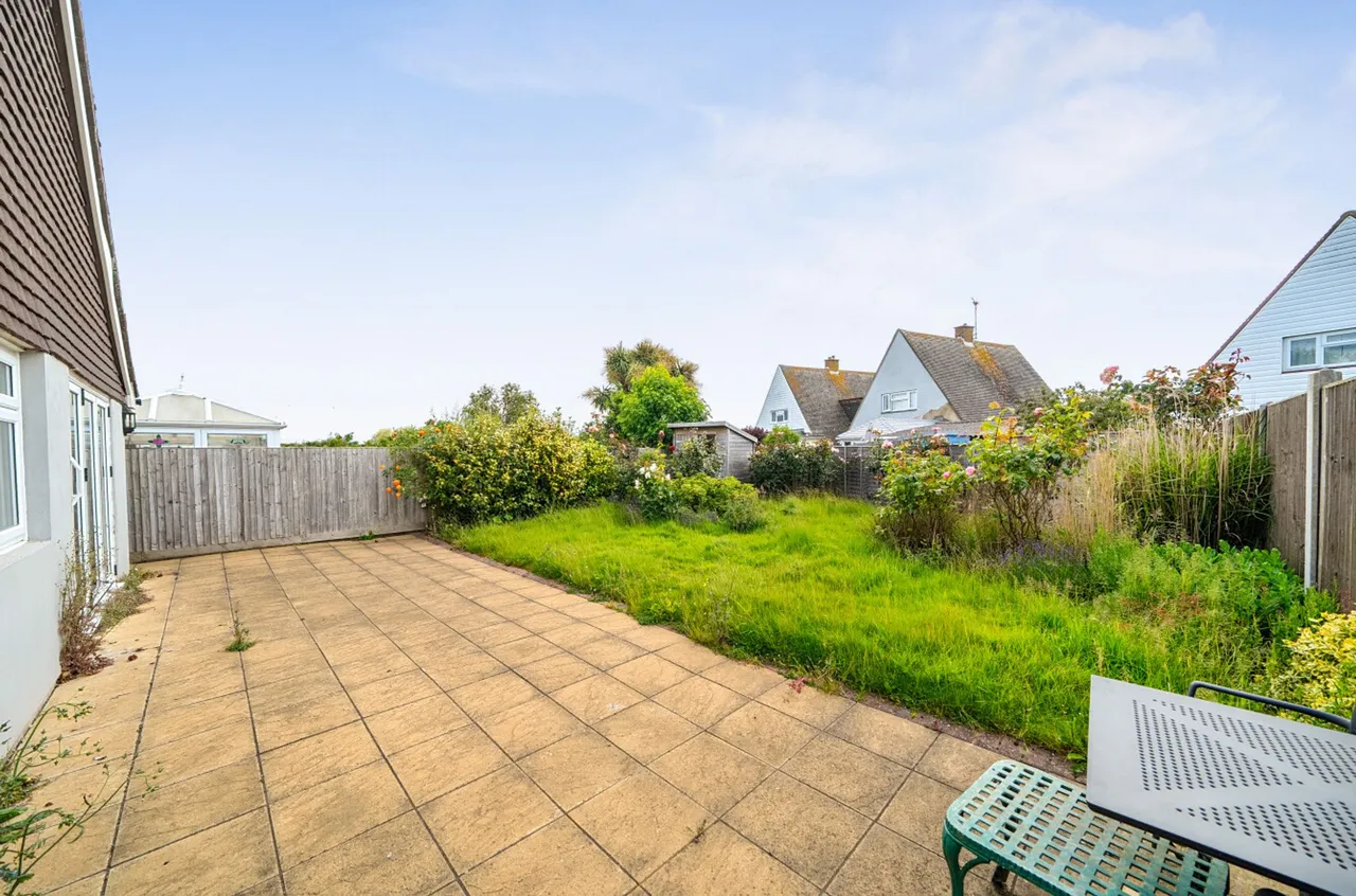 Kingsmead Gardens, Middleton-On-Sea, PO22, photo 17