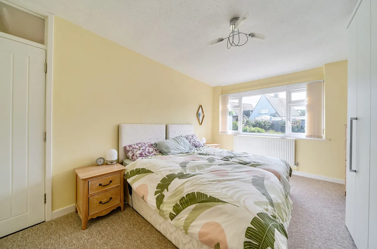 Kingsmead Gardens, Middleton-On-Sea, PO22, photo 12