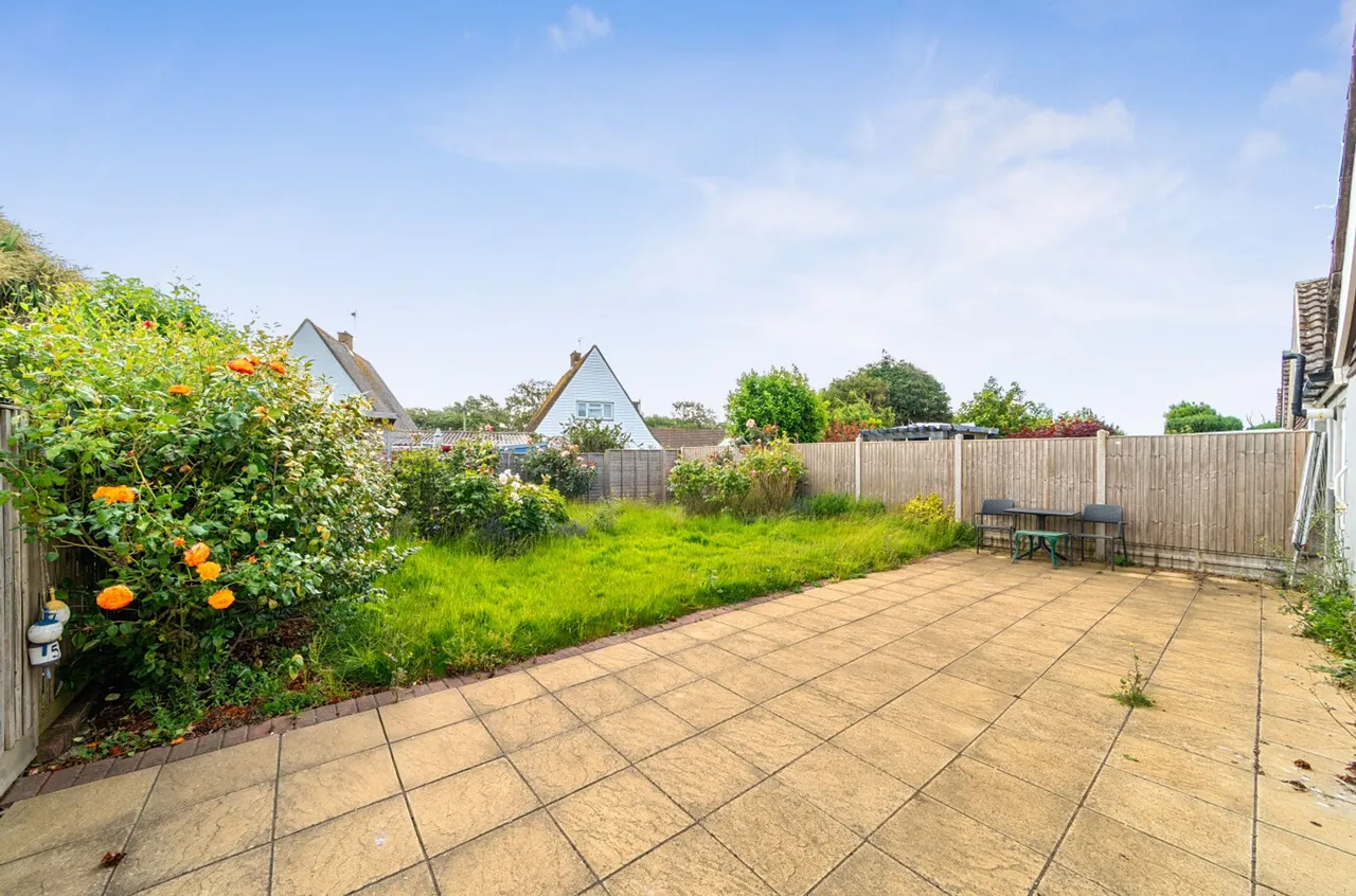 Kingsmead Gardens, Middleton-On-Sea, PO22, photo 18