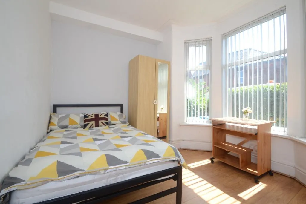Ashfield Road 4 bed, Victoria Park, M13, photo 8