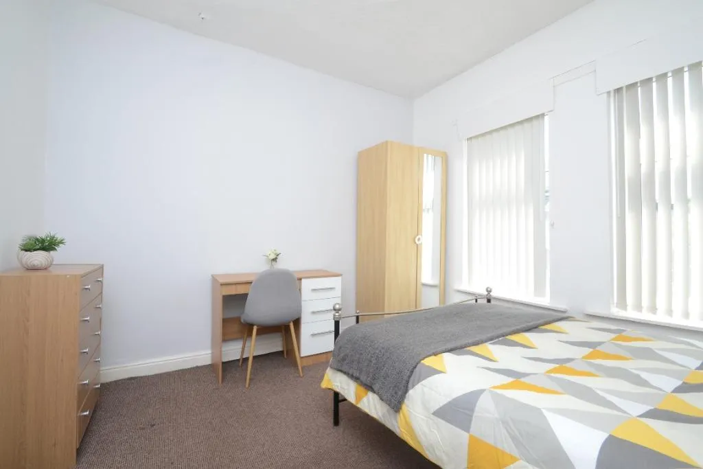 Ashfield Road 4 bed, Victoria Park, M13, photo 10
