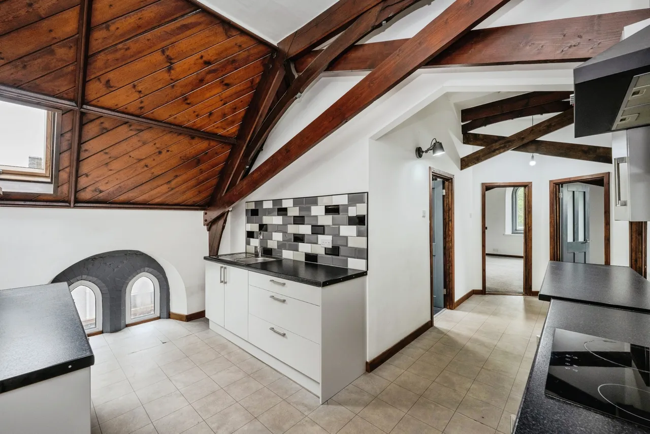Canalside, Neath, SA10, photo 17