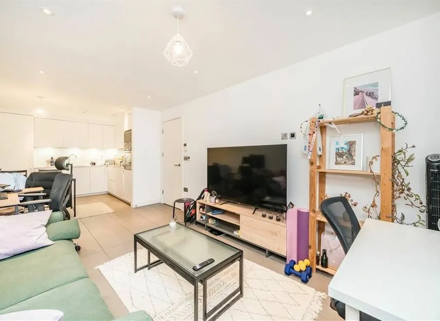 Cambridge Heath Road, Bethnal Green, E2, photo 3