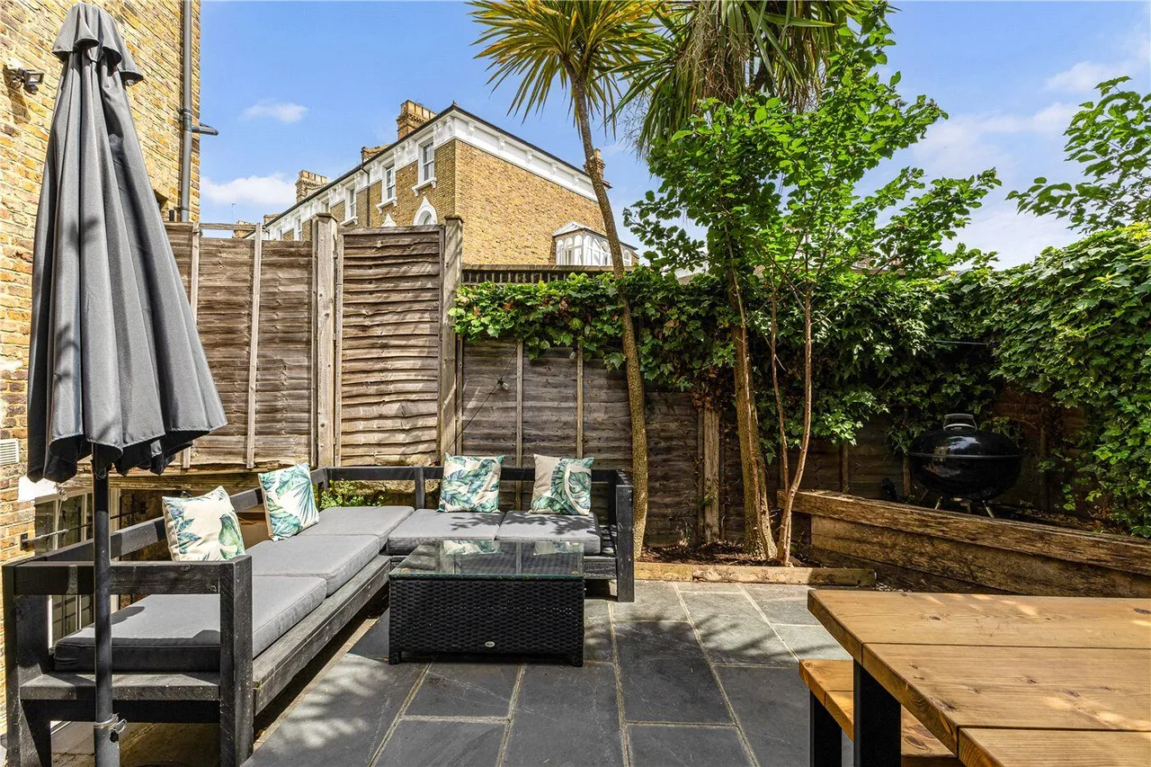 Fitzwilliam Road, London, SW4, photo 11