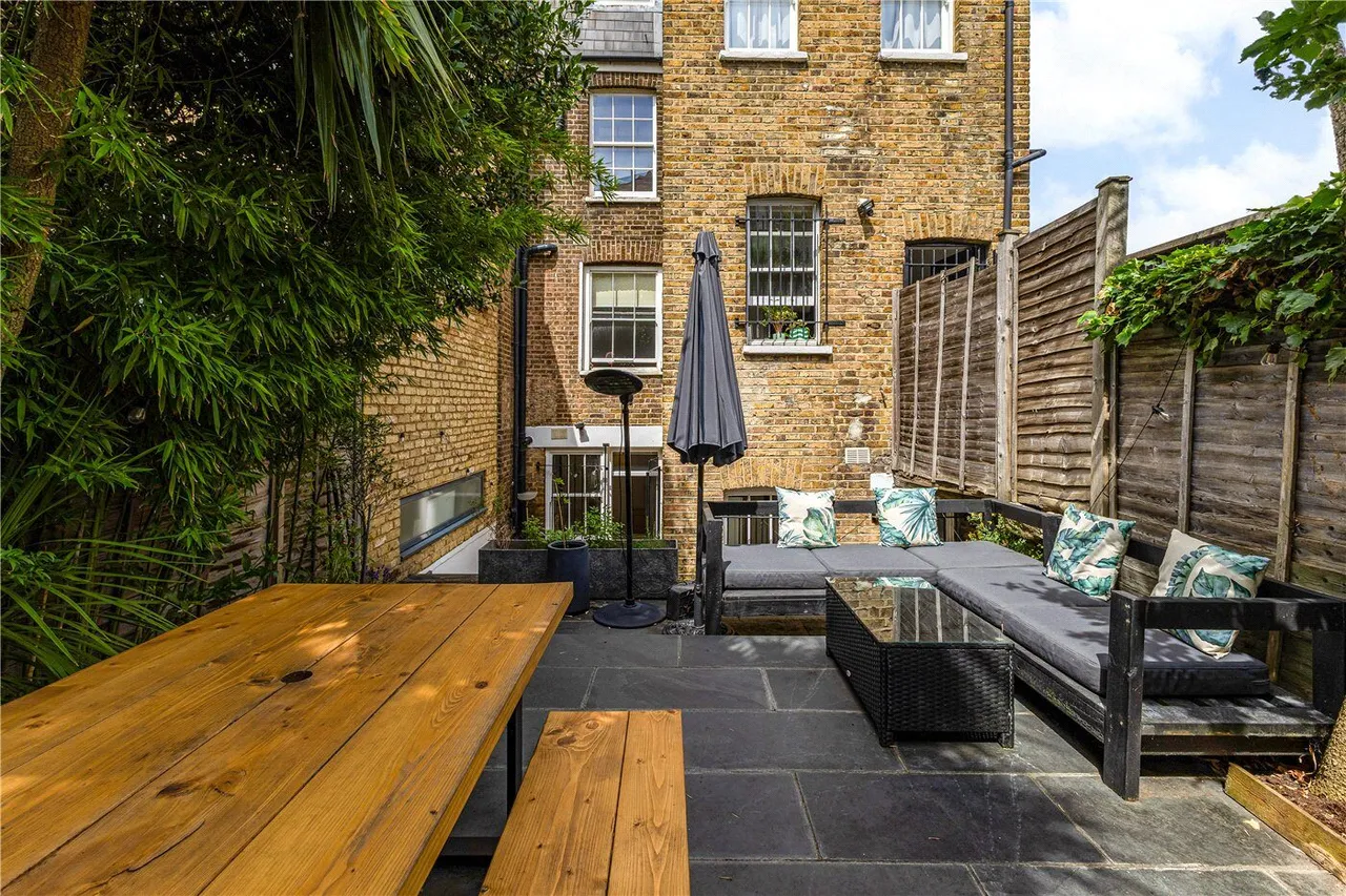 Fitzwilliam Road, London, SW4, photo 9