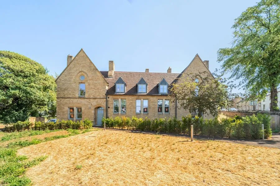 2 bed flat for sale, Banbury Road, Chipping Norton, OX7