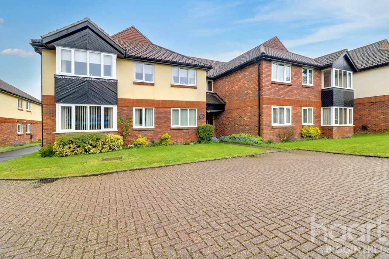 2 bed flat for sale, Main Road, Biggin Hill, TN16