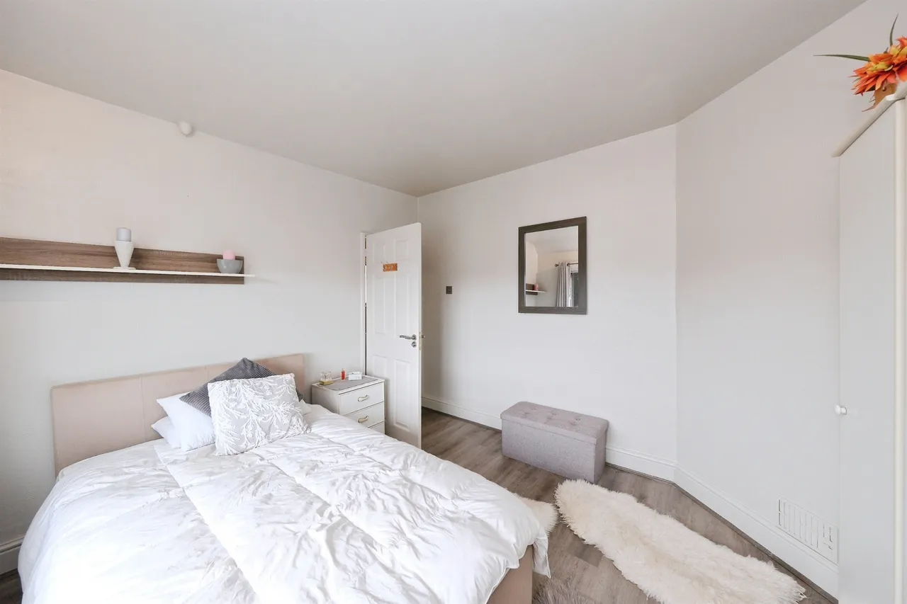 Chesterfield Road, Holmewood, S42, photo 9