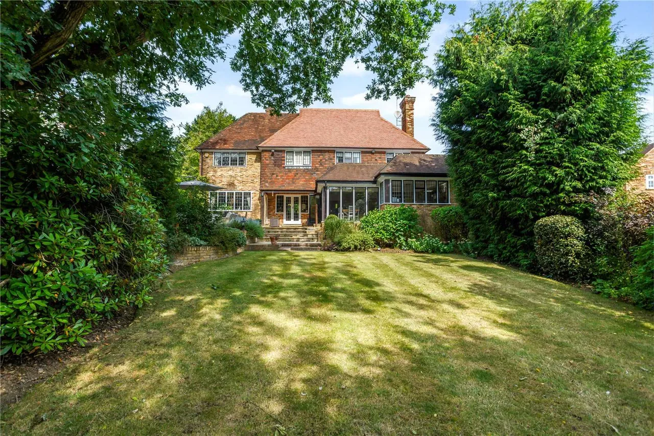 Beech Waye, Gerrards Cross, Buckinghamshire, SL9 8BL, photo 12