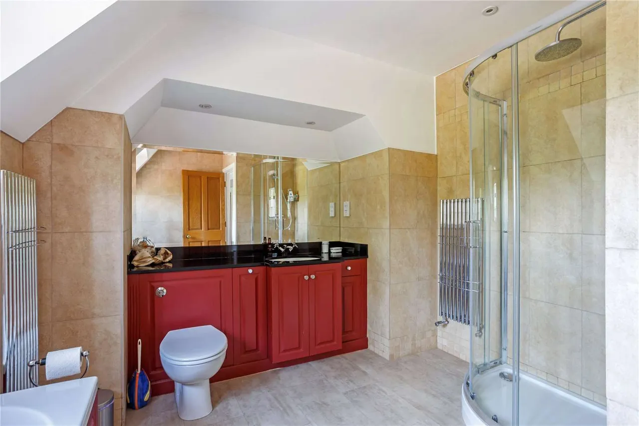 Beech Waye, Gerrards Cross, Buckinghamshire, SL9 8BL, photo 10