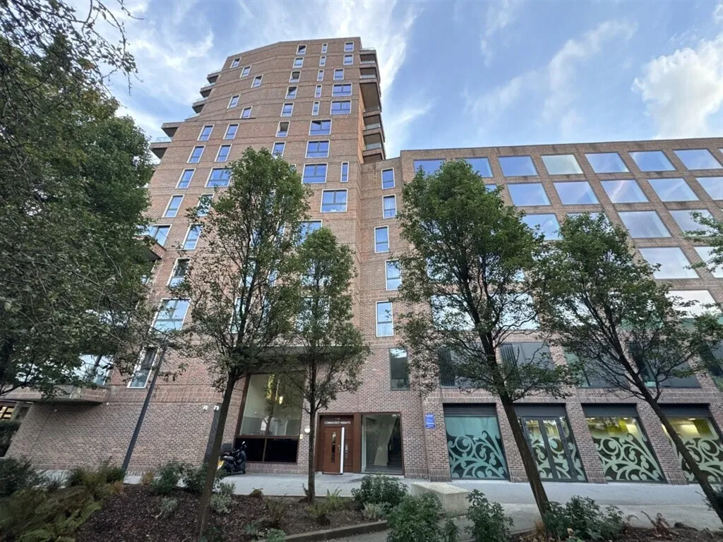 2 bed flat for sale, Agnes George Walk, London, E16