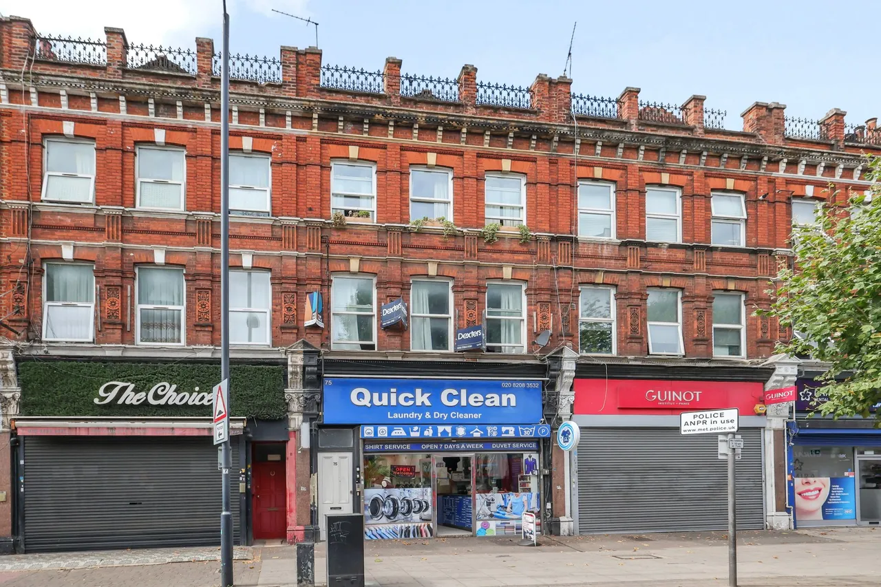 Cricklewood Broadway, London, NW2, photo 8