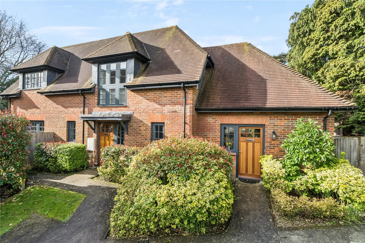2 bed flat for sale, Berkhamsted, Hertfordshire