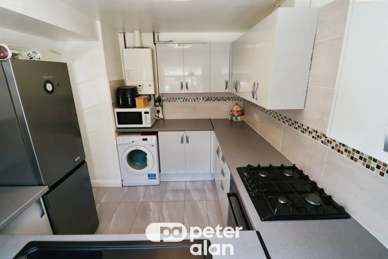 Glan-Y-Ffordd Cardiff, CF15, photo 2