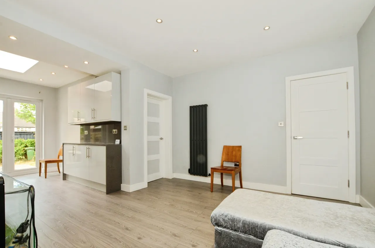 St. Andrews Road, London, photo 10