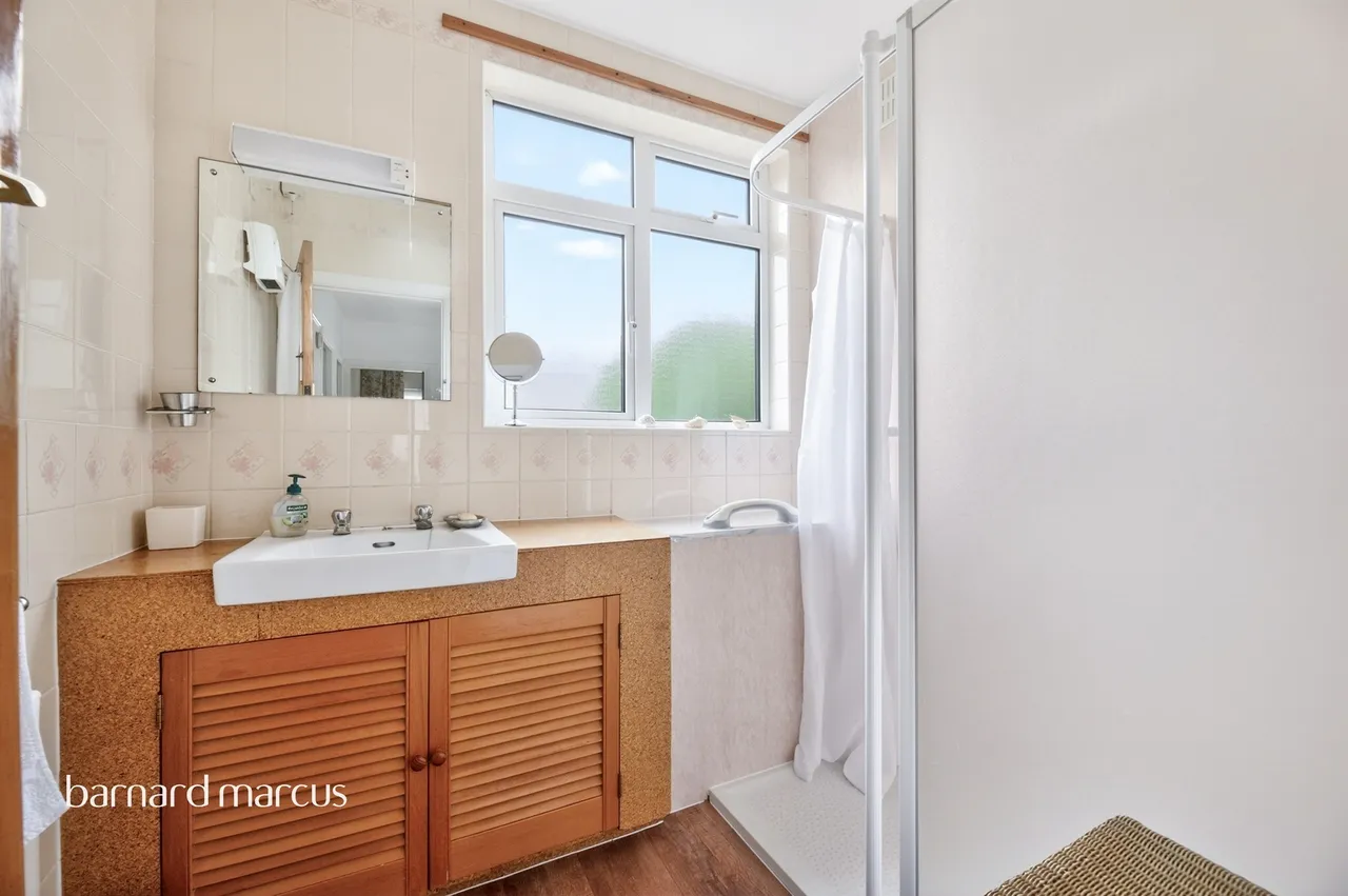 Colborne Way, Worcester Park, KT4, photo 15