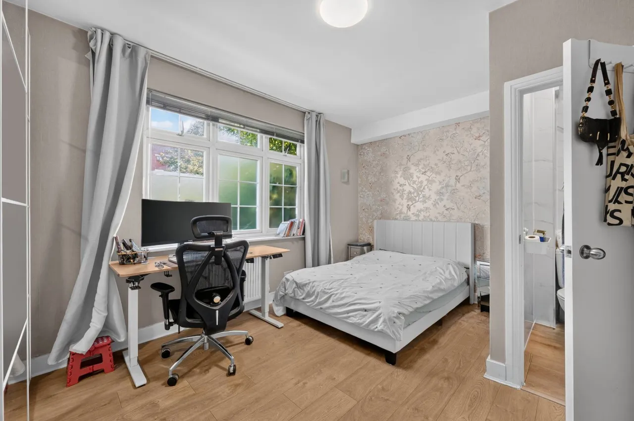 Manchester Road, London, E14, photo 5