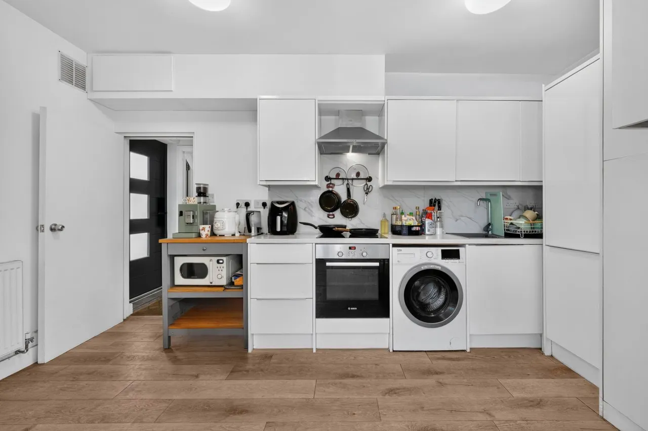 Manchester Road, London, E14, photo 4