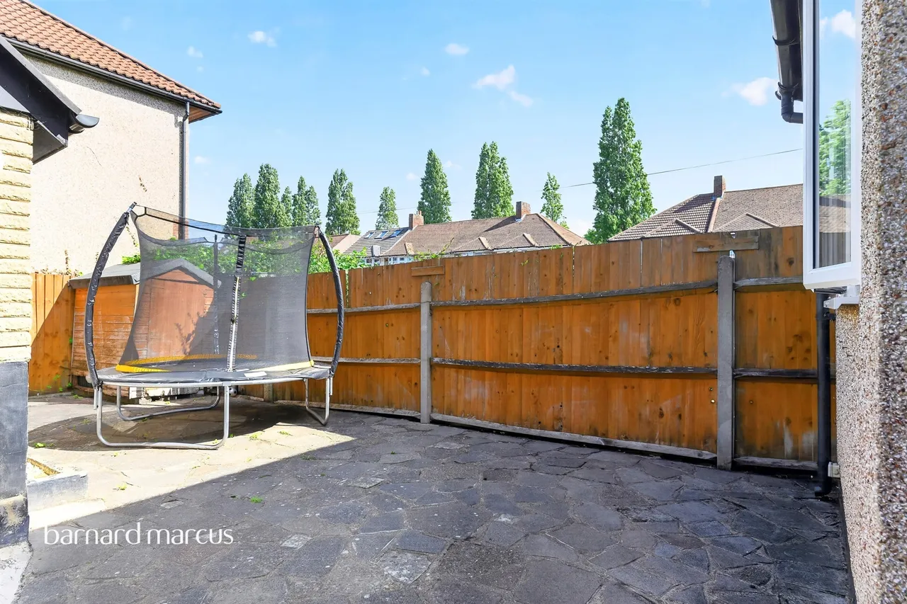 Winsford Road, London, photo 10