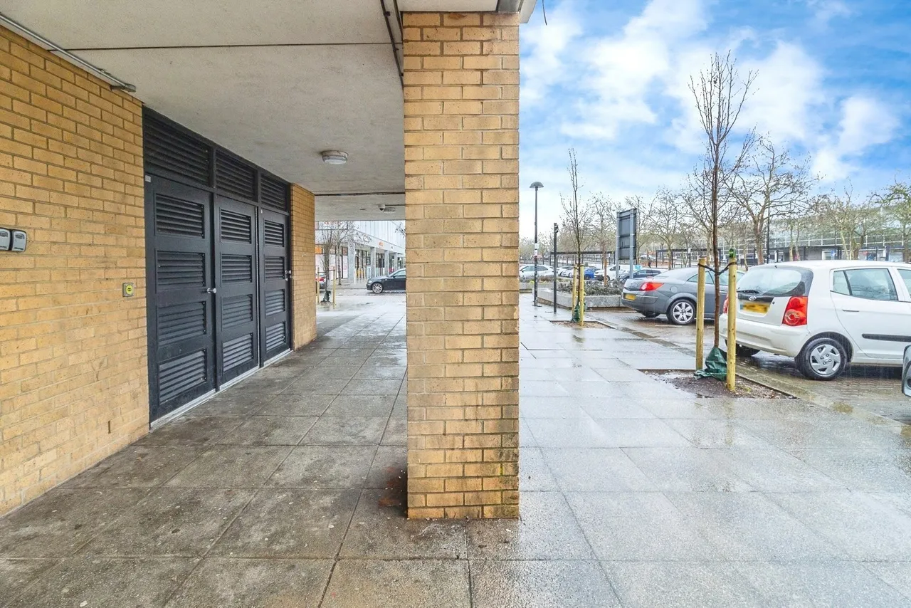 Silbury Boulevard, Milton Keynes, MK9, photo 15