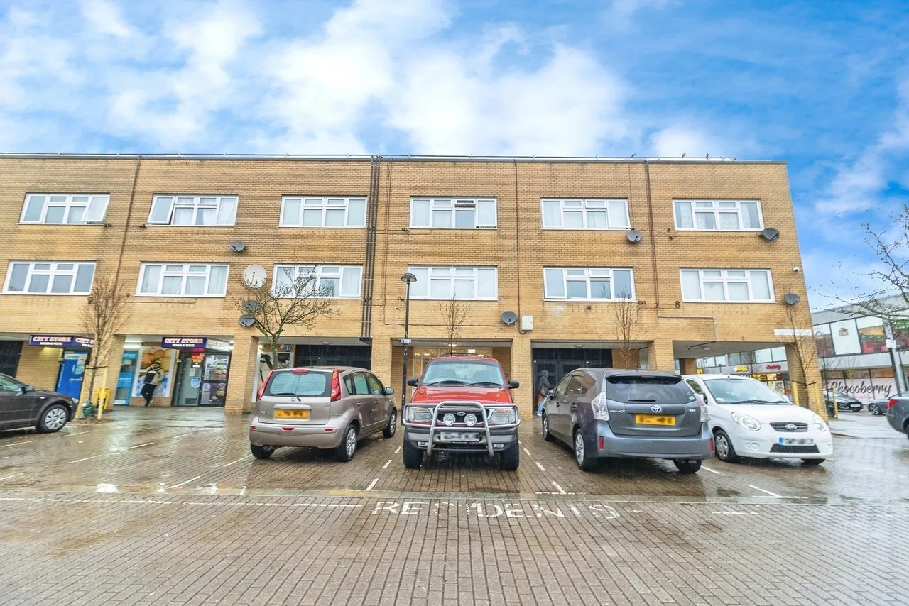 1 bed flat for sale, Silbury Boulevard, Milton Keynes, MK9