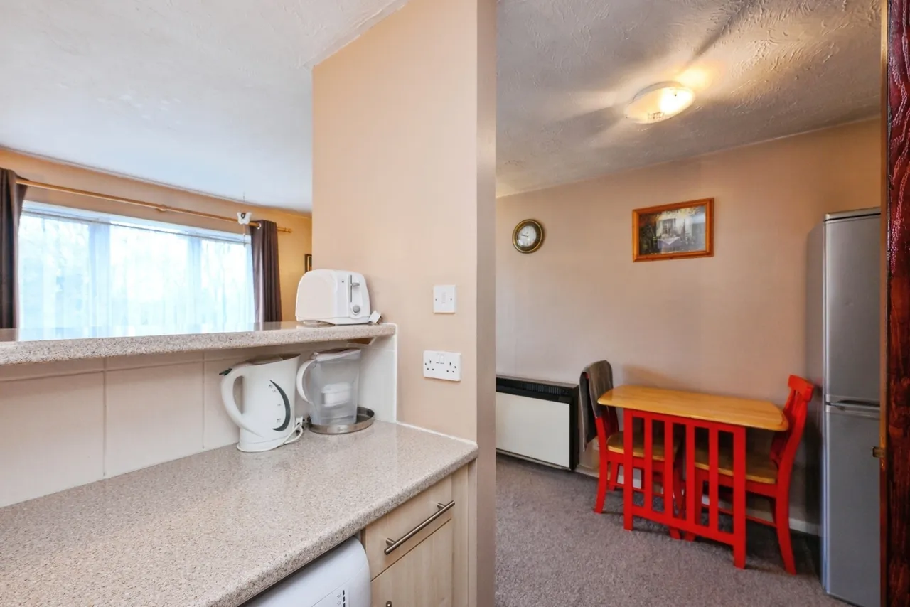 Maltby Drive, Enfield, EN1, photo 4