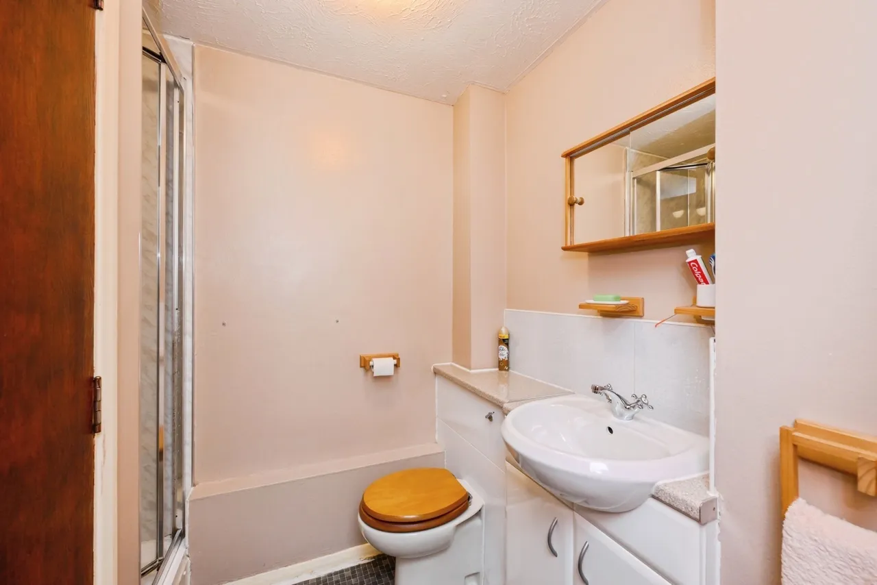 Maltby Drive, Enfield, EN1, photo 7