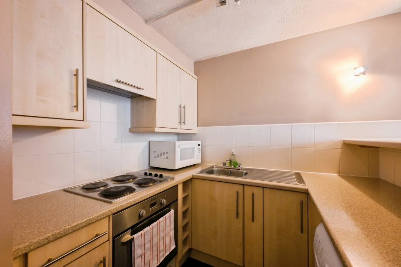 Maltby Drive, Enfield, EN1, photo 3