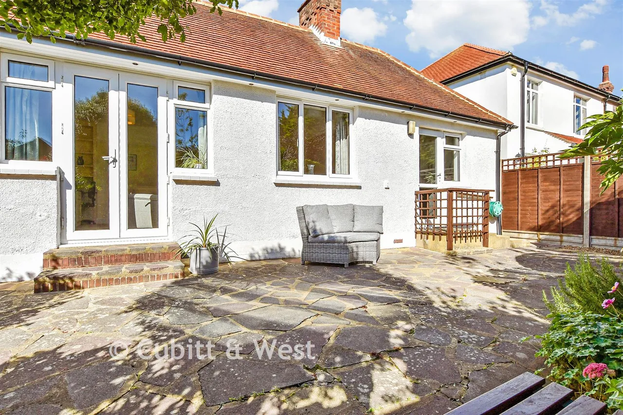 Pevensey Road, Worthing, BN11, photo 3