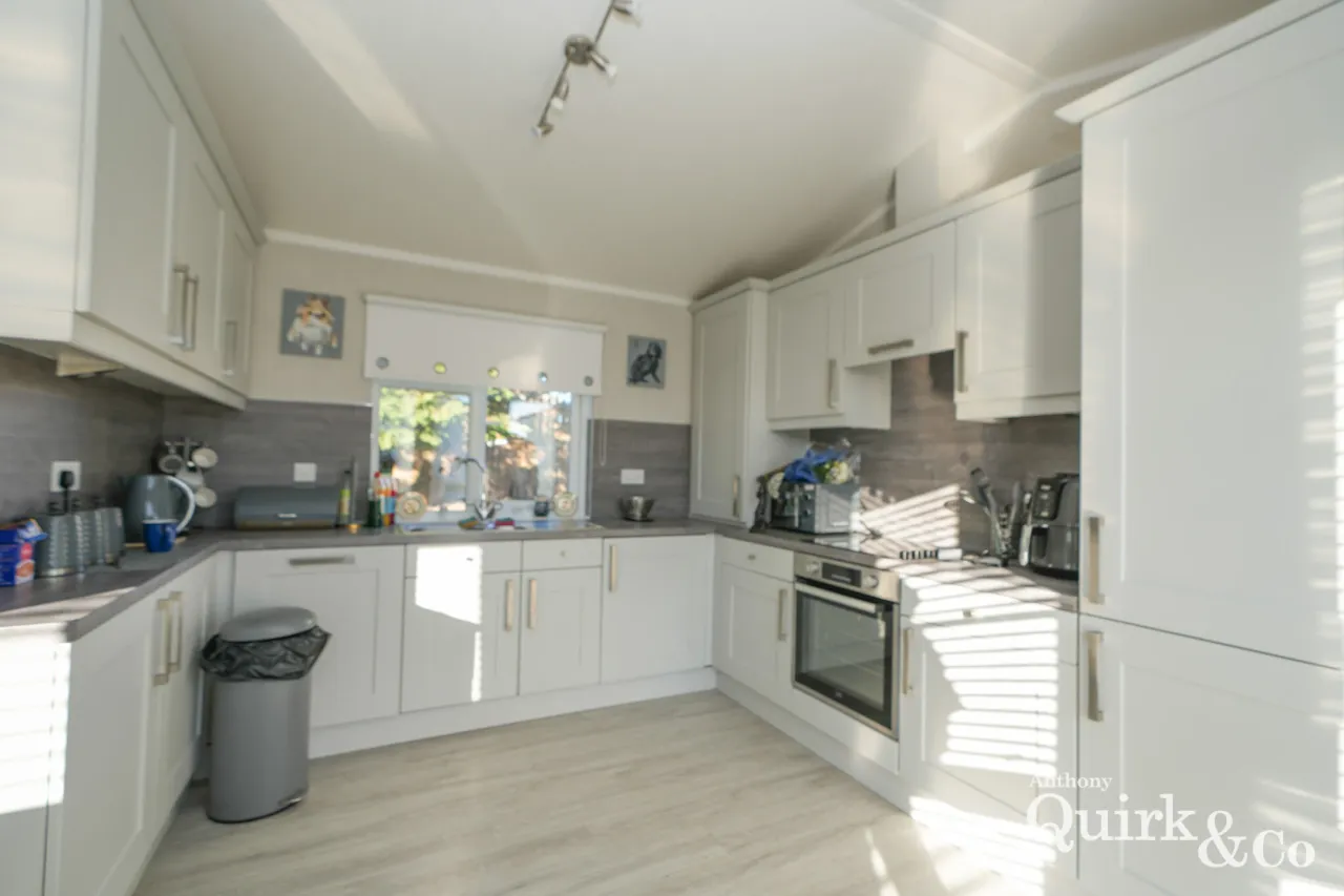 Creek Road, Canvey Island, SS8, photo 4