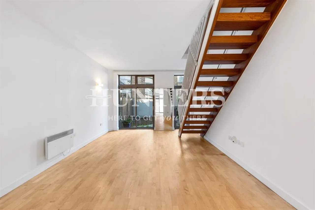 2 bed flat for sale — Red Square, Carysfort Road, London, N16