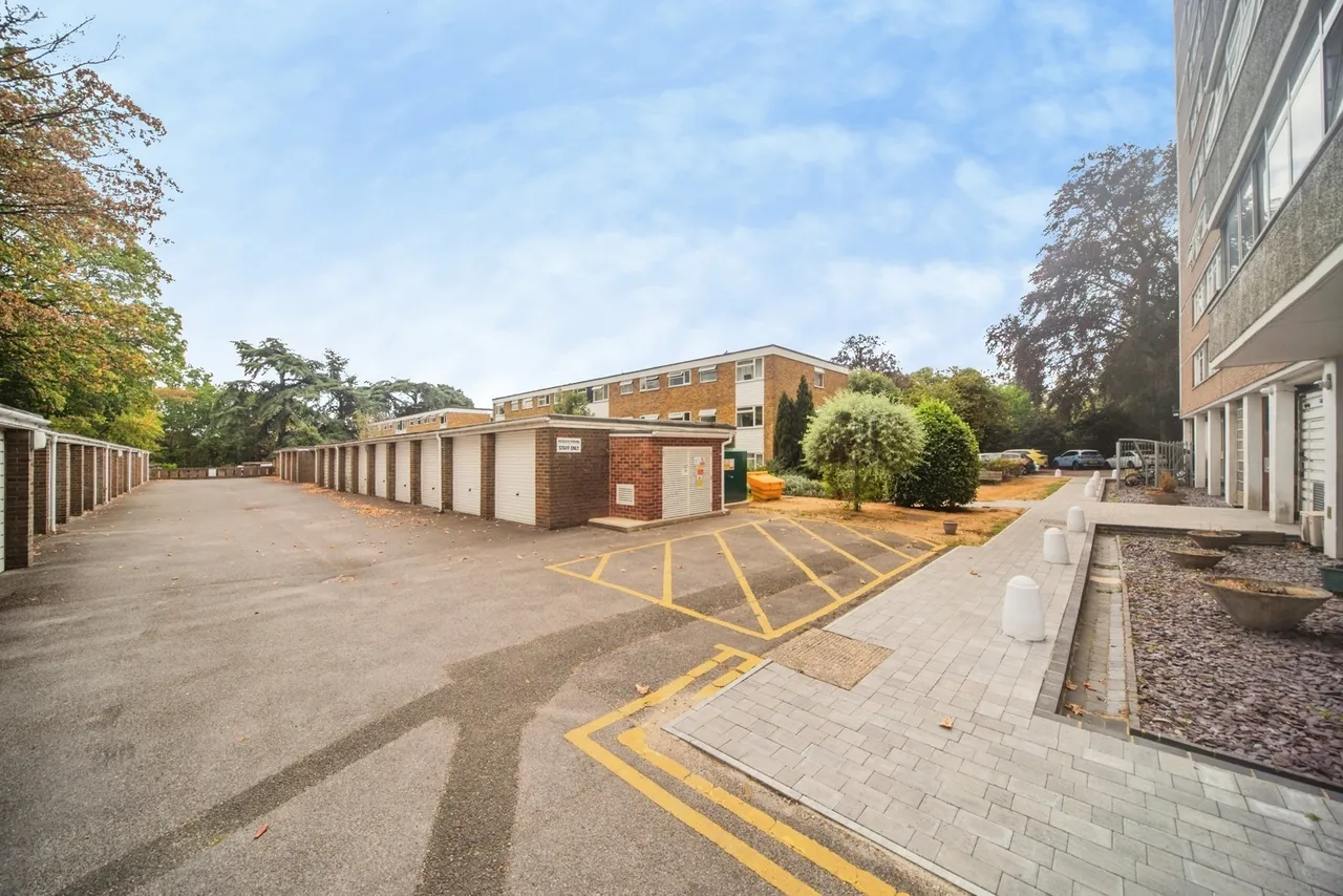 Bassett Avenue, Southampton, SO16, photo 3