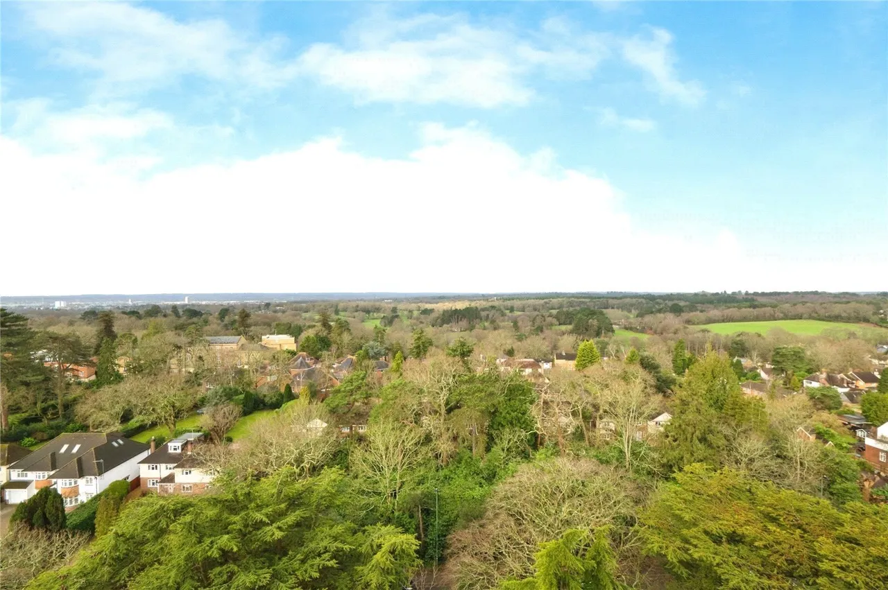 Bassett Avenue, Southampton, SO16, photo 2