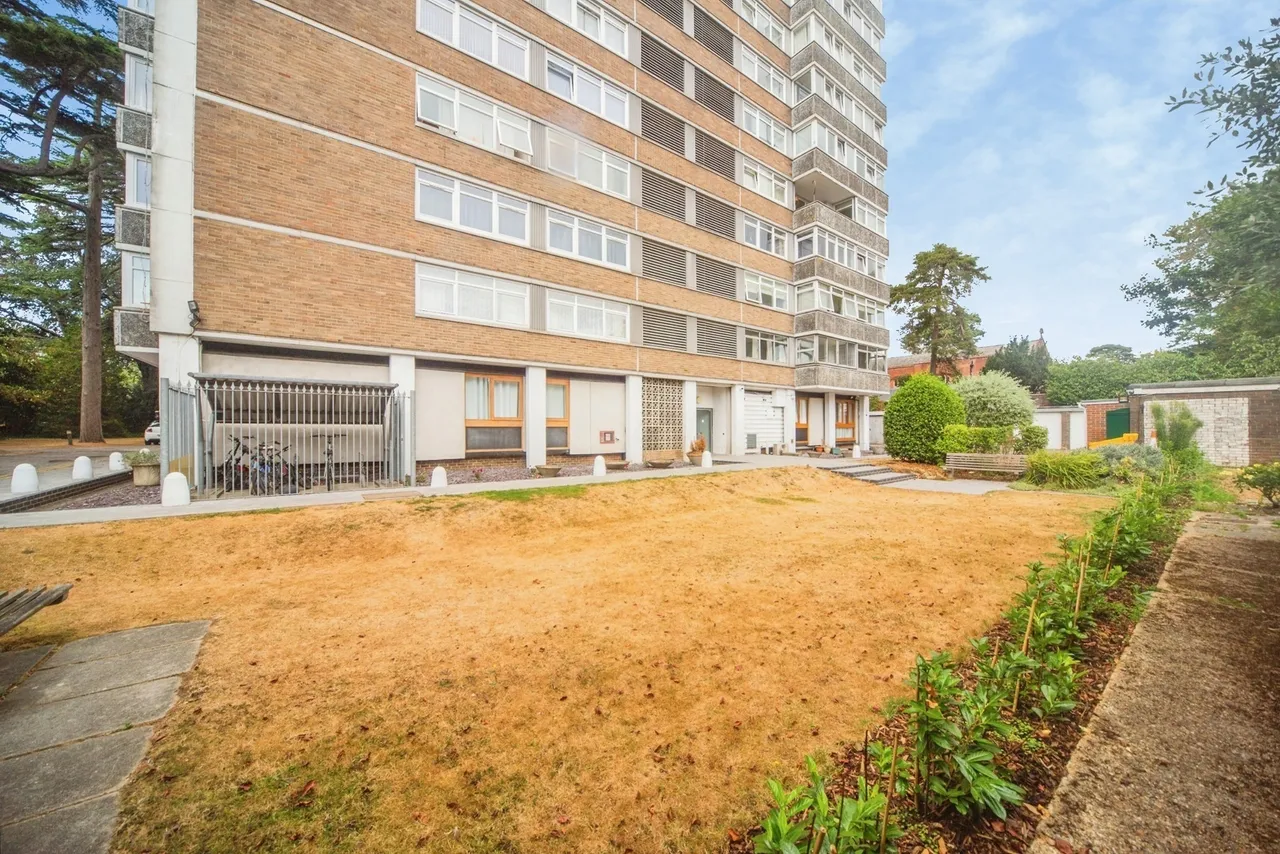 Bassett Avenue, Southampton, SO16, photo 21