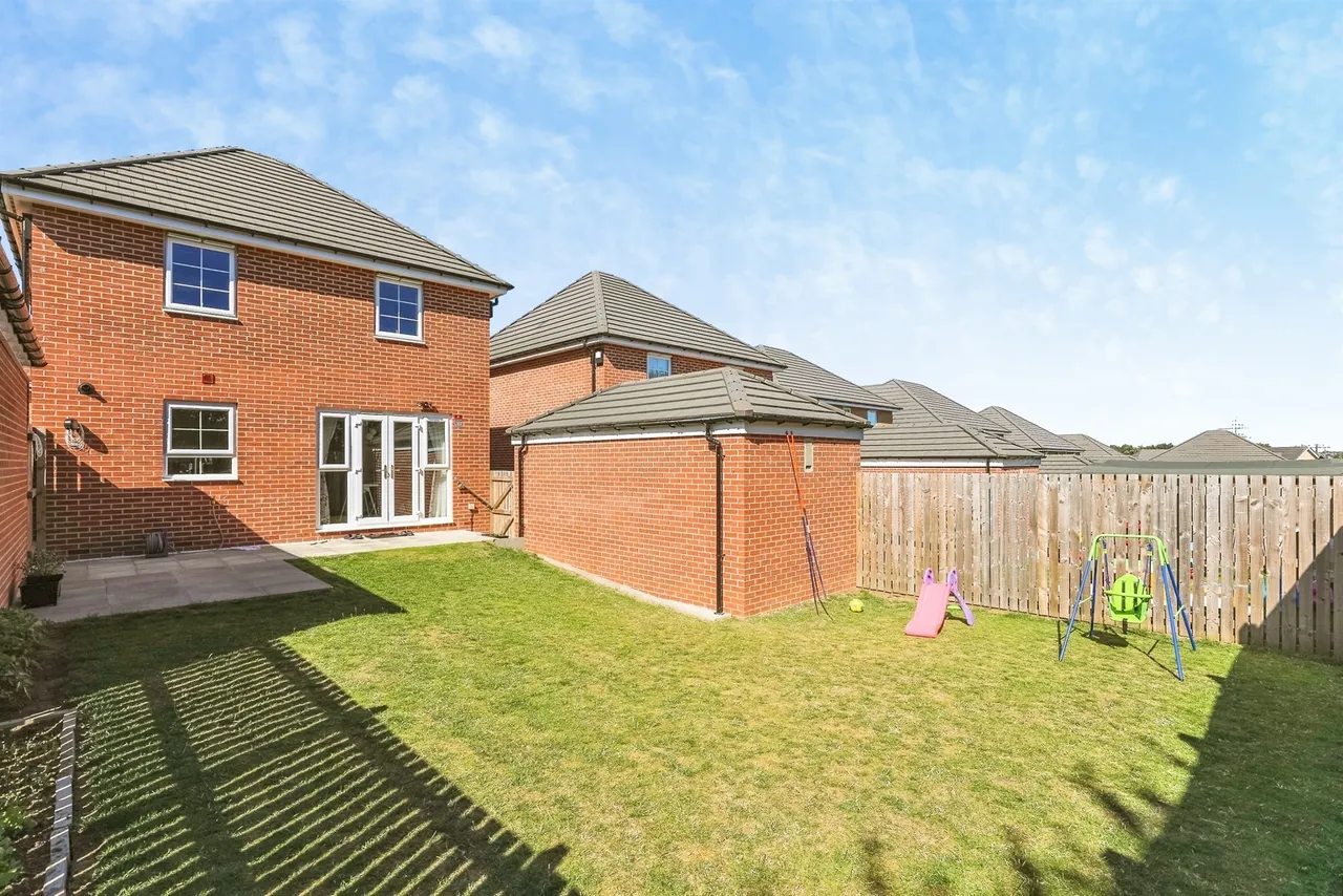 4 bed house for sale, Dearne Hall Lane, Barugh Green, S75