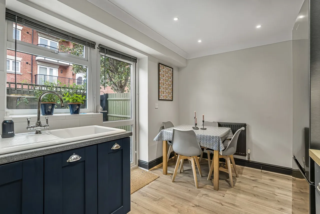 Brookbank Close, Cheltenham, GL50, photo 6