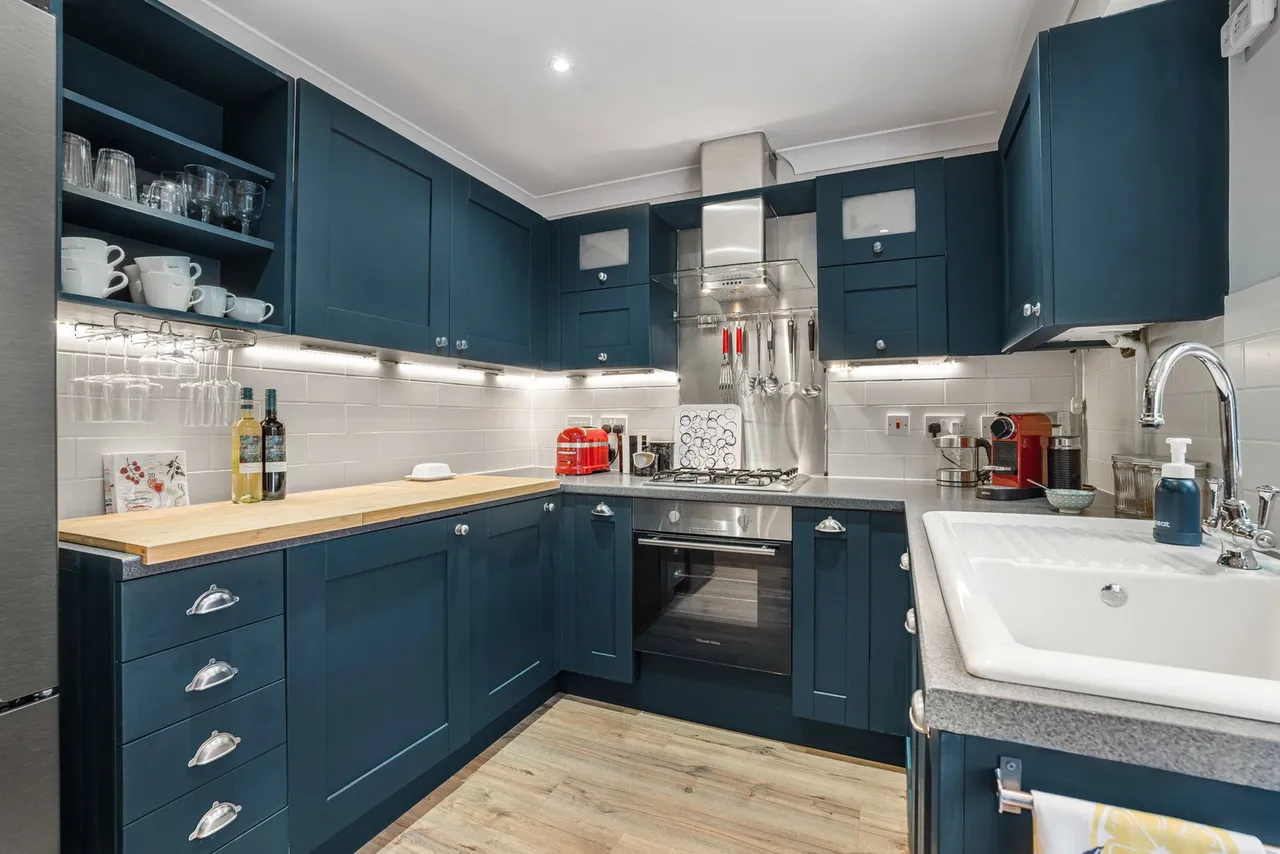 Brookbank Close, Cheltenham, GL50, photo 5
