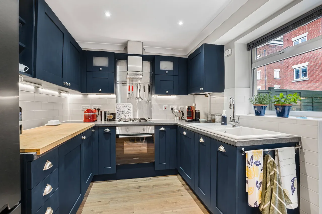 Brookbank Close, Cheltenham, GL50, photo 4