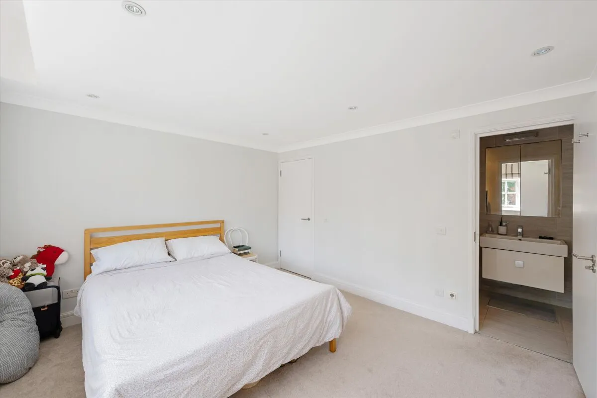 Eton Avenue, London, NW3, photo 5
