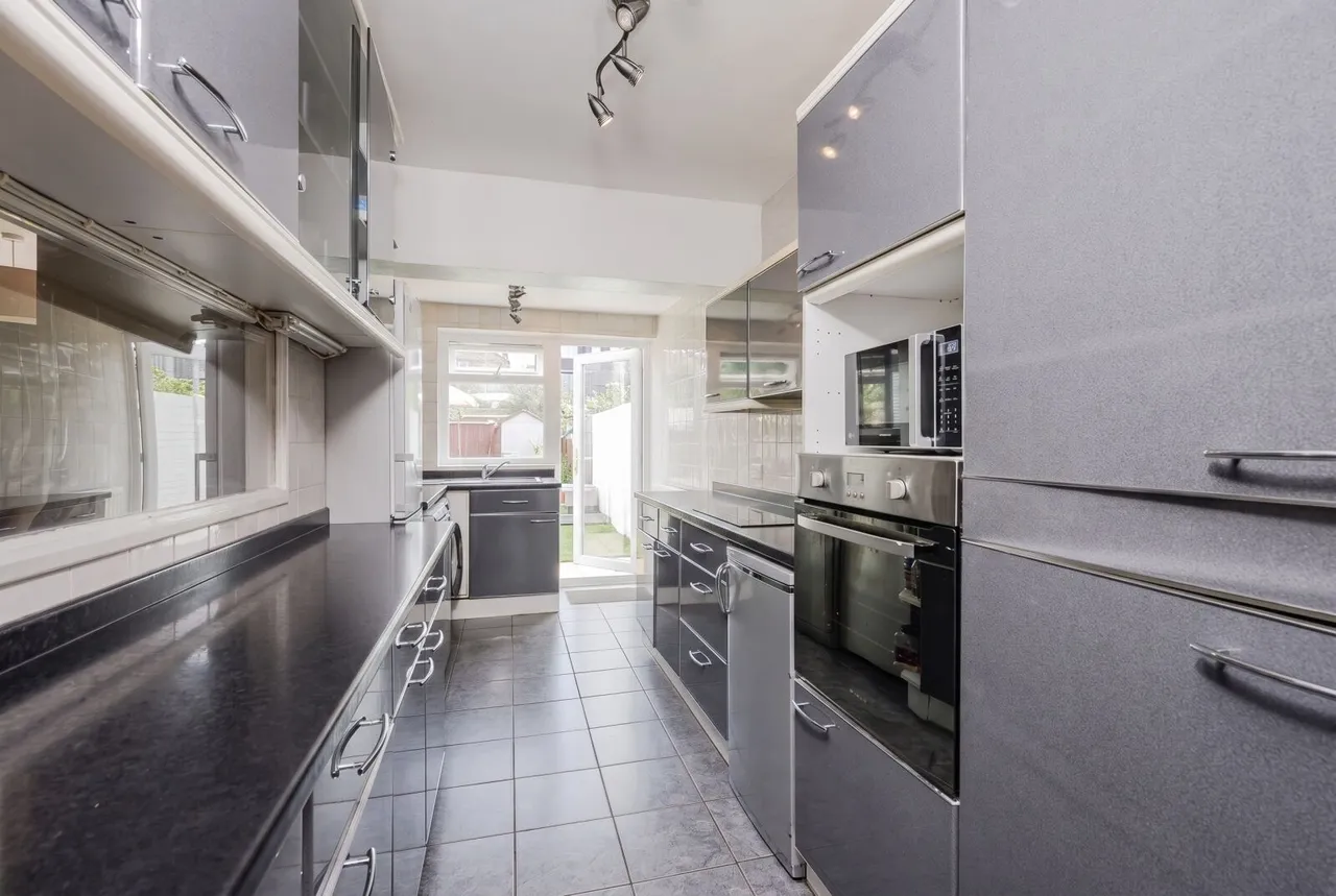 Templecombe Way, Morden, SM4, photo 2