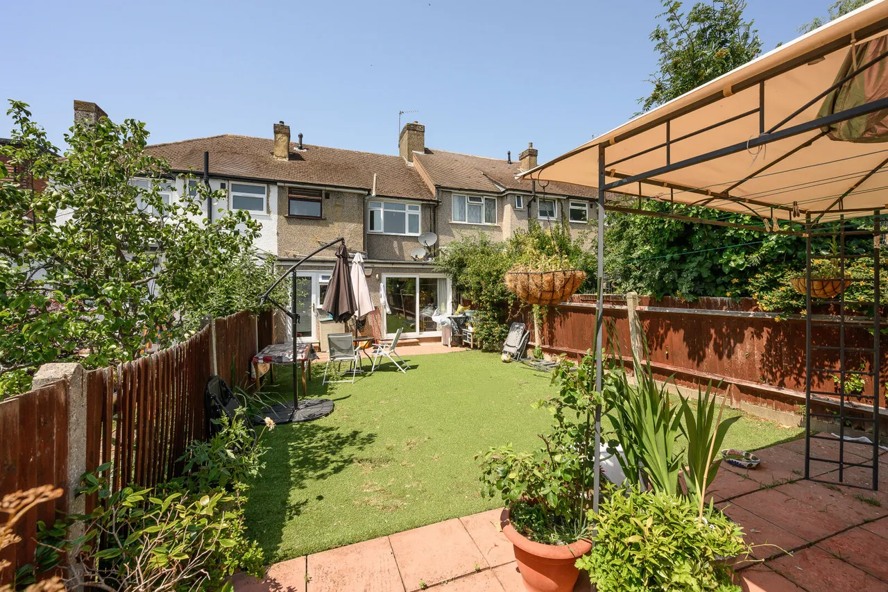 3 bed house for sale, Templecombe Way, Morden, SM4