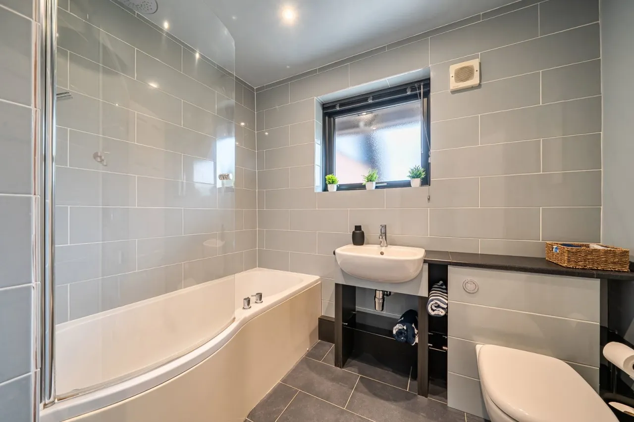 South Wonston, SO21, photo 11